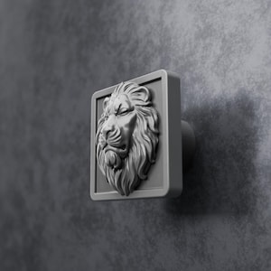 Vierkant gesatineerde aluminium kastknop slapende leeuw renaissance