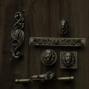 Antique unlacquered brass cabinet handles and knobs – Handcrafted in Paris by Holdon