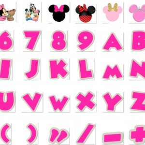 Puede incluir: Un conjunto de letras, n&uacute;meros y signos de puntuaci&oacute;n rosas con contorno blanco. Las letras son en negrita y redondeadas. Tambi&eacute;n se incluyen im&aacute;genes de Minnie y Mickey Mouse.
