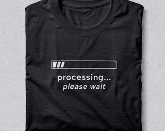 Bearbetar Vänta-tröja, minimalistisk introvert humor-tröja, grafisk t-shirt med utbrändhet