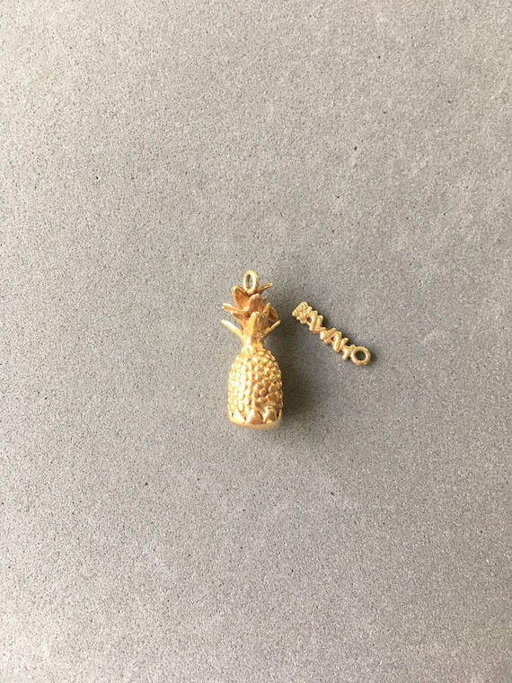 Vintage 14kt Gold Pineapple Charm, Hawaii