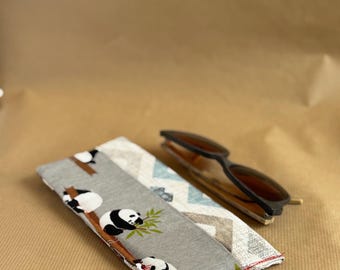 Handmade crochet and sashico Glasses case (Ceniza)