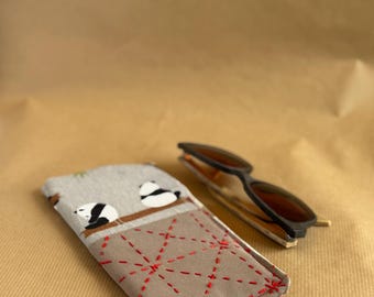 Handmade crochet and sashico Glasses case (Materia)