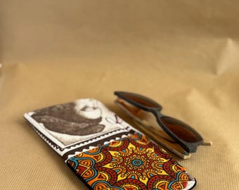 Handmade crochet and sashico Glasses case (Arcilla)