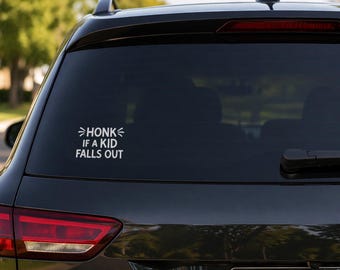 子供が車から落ちたらクラクションを鳴らしてね！ – 親の皮肉なユーモアを込めたビニールステッカー
