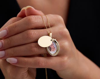 Massief gouden ovale medaillonketting, aandenken fotomedaillon, sierlijke sieraden, aangepaste foto medaillonketting, herdenkingssieraden, gouden fotoketting