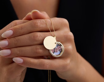 Medallón redondo de oro de 14k con borde de circonitas, collar personalizado con foto en forma de círculo, elegante medallón brillante, regalo sentimental para ella.