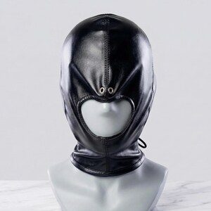 Máscara de capucha de cuero sintético / Capucha de disfraz con espalda ajustable y encaje / Accesorio para la cabeza de cosplay imagen 2