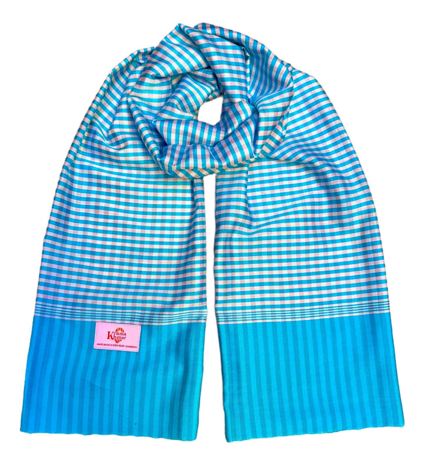Krama Khmer Artisanale Cambodge – Foulard Coton Bleu Ciel & Blanc 180x55 Cm – Fait Main Équitable