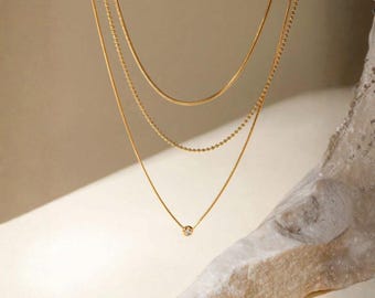 Gold Layered Necklace Set, Minimalist Bezel Pendant, Dainty Chains, Everyday Elegant Jewelry