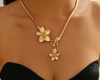 Gold Double Flower Pendant Necklace, Textured Floral Toggle Clasp Statement Jewelry