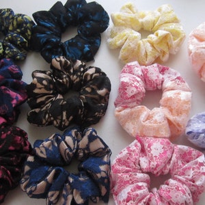 SCRUNCHIES SATIN LACE 3&quot; wide, 7&quot;elastic