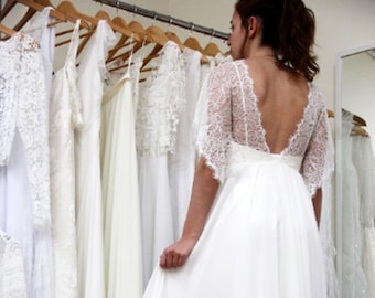 Boho Brautkleid aus Spitze, Flatterärmel, tiefer V-Ausschnitt Chiffon A-Linie Kleid