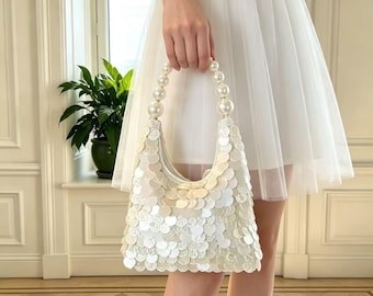 Minibolso estilo concha con cuentas blancas hecho a mano, monedero blanco con cuentas de concha, bolso de noche con asa de perlas, bolso de mano para novias, bolso de hombro, regalo para ella