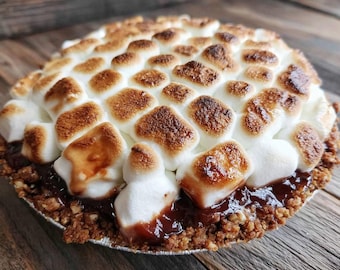 Classic S'mores Icebox Pie with Toasted Marshmallow Topping | No-Bake Sweet Summer Treat