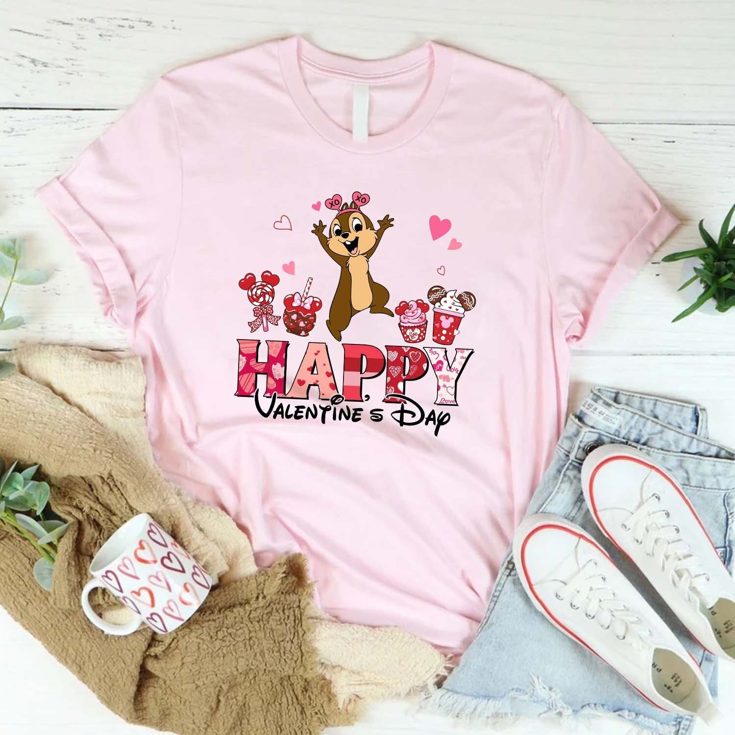 Discover Chip And Dale Happy Valentinstag T-Shirt