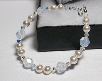 Swarovski Pearl Bracelet. White Bracelet. Swarovski Pearls and Crystals. Sterling Silver. Dressy. Sparkly. White Wedding. Sweet. Simple.