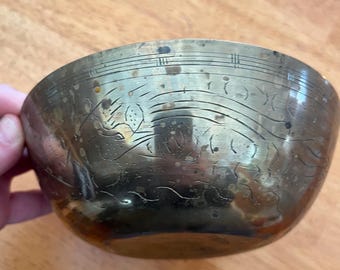 Vintage brass bowl china old