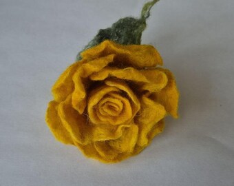 Felted Yellow Rose Brooch, Wool Flower Pin, Handmade Felt Rose, Botanical Jewelry, Floral Accessory