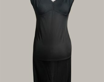 Vintage Vanity Fair Nylon Lace Slip in Black size 34