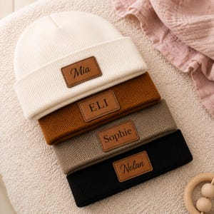 Personalisierte Kindermütze, Mütze mit Namensaufnäher aus Leder, Strickmütze für Kleinkinder, Geschenk für Babys und Kleinkinder, Geburtstags- oder Weihnachtsgeschenk