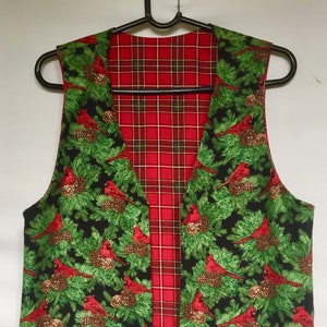 Vesties Christmas Cardinal in Pine Tree Plaid Reverse Holiday Women's ...