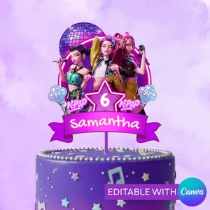 Könnte beinhalten: Ein lila Kuchen mit einem K-Pop-Themenaufsatz. Der Aufsatz zeigt drei animierte Figuren, eine Discokugel und den Namen "Samantha" mit der Zahl "6". Der Kuchen ist mit Sternen und Noten verziert.