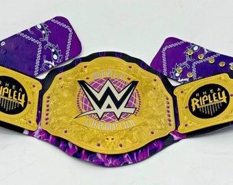 Réplica del cinturón de campeonato inspirado en Rhea Ripley, placas de latón chapadas en oro, artículo de colección para aficionados al cosplay de lucha libre.