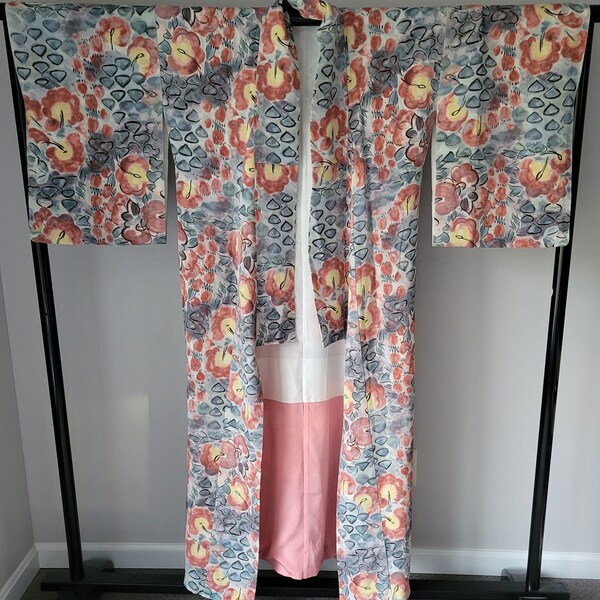 Vintage Floral Silk Kimono -  Vintage Japanese Kimono Robe P105