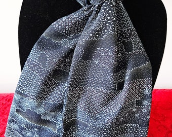 Japanese Kimono Scarf S1565 - Dark Navy Mosaic Print Wool