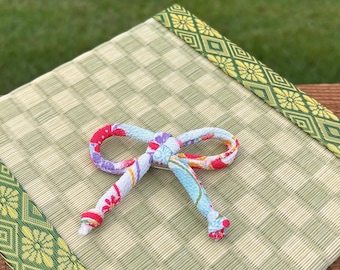 Japanese Chirimen Brooch, Kimono Fabric Kanou Knot Ribbon Pin