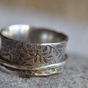 Sterling silver blossom spinner ring, hand forged image 1