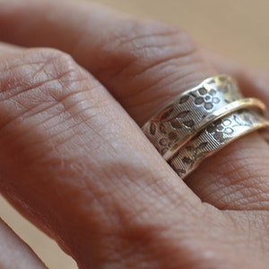 Sterling silver blossom spinner ring, hand forged image 3