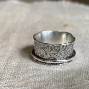 Sterling silver blossom spinner ring, hand forged image 8