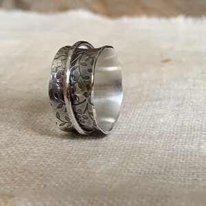 Sterling silver blossom spinner ring, hand forged image 9