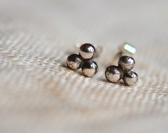 Sterling silver dainty dots earrings