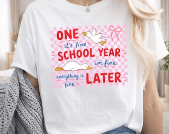 Camiseta a rayas "Un año escolar después" / Camiseta de profesor con ganso / Camiseta de fin de curso / Camiseta de profesor de Comfort Colors / Regalo para profesor cansado
