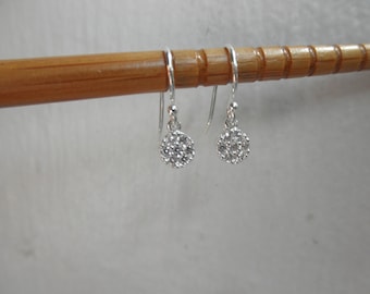 Orecchini pendenti con ciondoli in zirconi cubici - orecchini in argento sterling - orecchini minuscoli in zirconi cubici - orecchini pendenti minuscoli in zirconi cubici - orecchini a moneta in zirconi cubici
