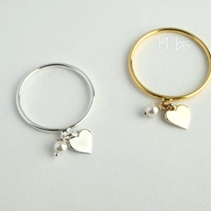 Herz baumeln Ring mit kleiner Perle - Brautjungfer Schmuck - baumelnder Charme Ring -