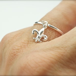 Fleur de lis ring   -  mardi gras - fleur de lis dangle ring - monarch - king - symbol ring