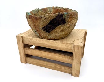 Handgemachter rustikaler Sukkulententopf mit Treibholzakzent