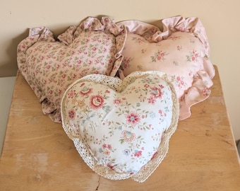Coussin en forme de cœur à fleurs fait main, coussin en dentelle à volants style cottagecore