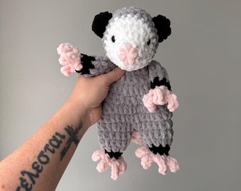Patrón de manta Lottie Opossum Snuggler - Patrón de crochet DESCARGA INMEDIATA Archivo PDF