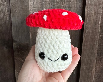 Jouet amigurumi en peluche champignon au crochet