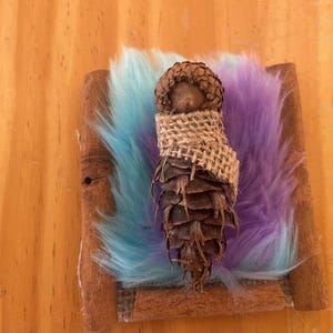 Handmade with Real Pine Cones Acorn Baby with Aromatic Cot and Faux Fur Blanket