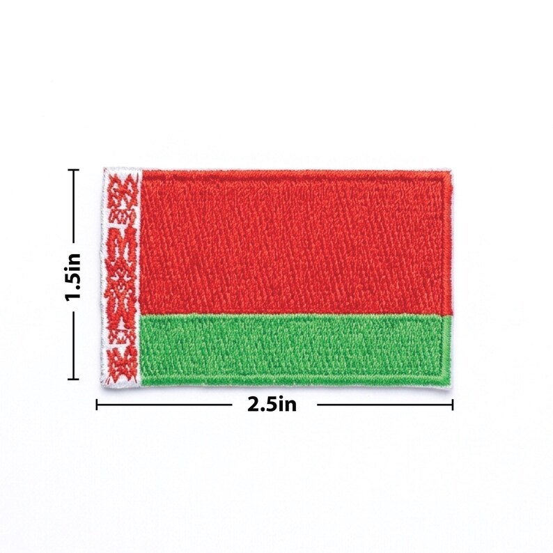 Pode incluir: Patch bordado com a bandeira da Bielorr&uacute;ssia. O patch retangular tem 6,35 cm de comprimento e 3,81 cm de largura. O design da bandeira inclui uma se&ccedil;&atilde;o superior vermelha, uma se&ccedil;&atilde;o inferior verde e uma faixa vertical branca com um padr&atilde;o vermelho.