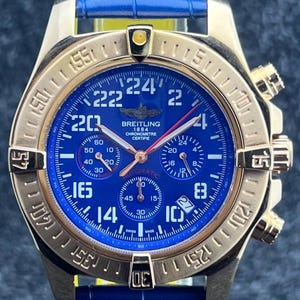 Men's Vintage Breitling Avenger Chronograph Quartz Date Working Blue Dial Rotating Bezel Perfect Wristwatch