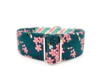 Spring Buzz Martingala O Collar para Perro con Hebilla de Liberación Lateral - Verde Azulado, Rosa, Blanco Floral, Abejas y Cuadros Collar para Mascotas Envuelto en Tela Personalizada para Niñas