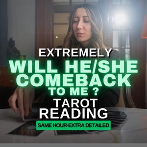 Op de afbeelding: Een persoon zit aan een tafel en houdt tarotkaarten vast. De afbeelding toont de tekst "EXTREMELY WILL HE/SHE COMEBACK TO ME? TAROT READING SAME HOUR-EXTRA DETAILED" in een gloeiend groen lettertype, wat wijst op een paranormale dienst.