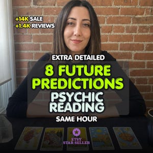 Puede incluir: Un servicio de lectura psíquica con el texto +14K SALE +1.4K REVIEWS, EXTRA DETAILED, 8 FUTURE PREDICTIONS, PSYCHIC READING, SAME HOUR y ETSY STAR SELLER. Cinco cartas del tarot están dispuestas sobre una superficie negra frente a una persona.